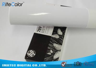 Um molde tomado partido que reveste o papel autoadesivo da etiqueta para a tinta da tintura da impressora a jato de tinta