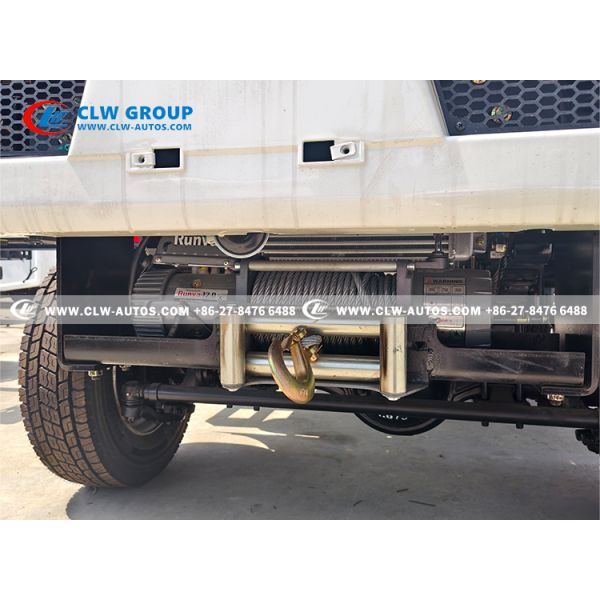 HOWO 4x4 Right-Hand Drive Refrigerated Truck with 5.4 Ton Electric Winch