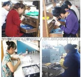 Des boucles d'oreilles en argent pour bébés et enfants 925