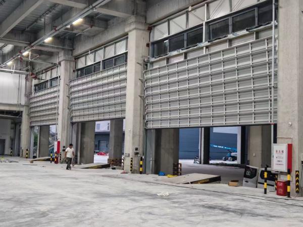 Windproof Energy Efficient Aluminum Sectional Doors Industrial For Warehouse