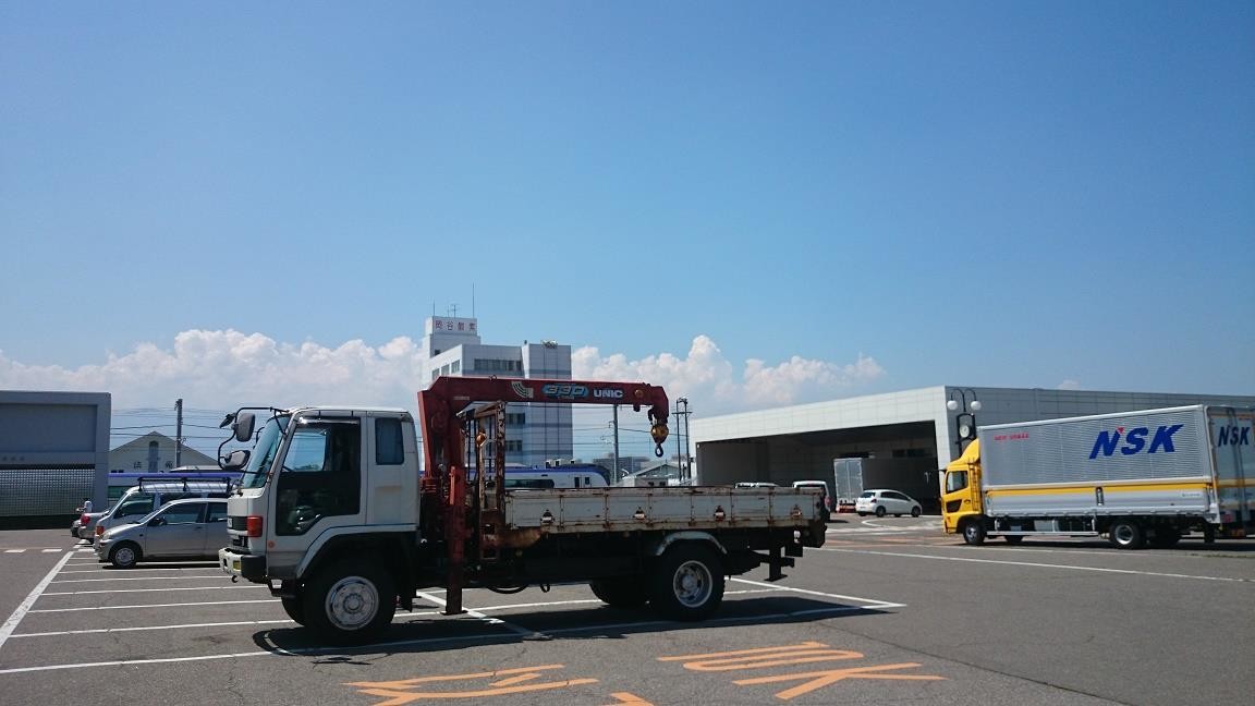 FRR CVR EXR Входная дверь 1640702111 ISUZU Части кузова с подвижным окном Ручное управление окном Левая дверь Год 1987-1997