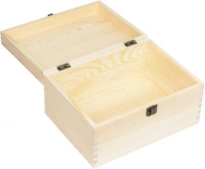 Vente à chaud boîte de bois de pin non finie sur mesure boîtes de rangement artisanales naturelles DIY avec couvercle à charnière et fermeture avant