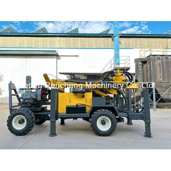 Four Wheel Trailer Mounted Borehole Drilling Machine 220m Depth 65KW Engine
