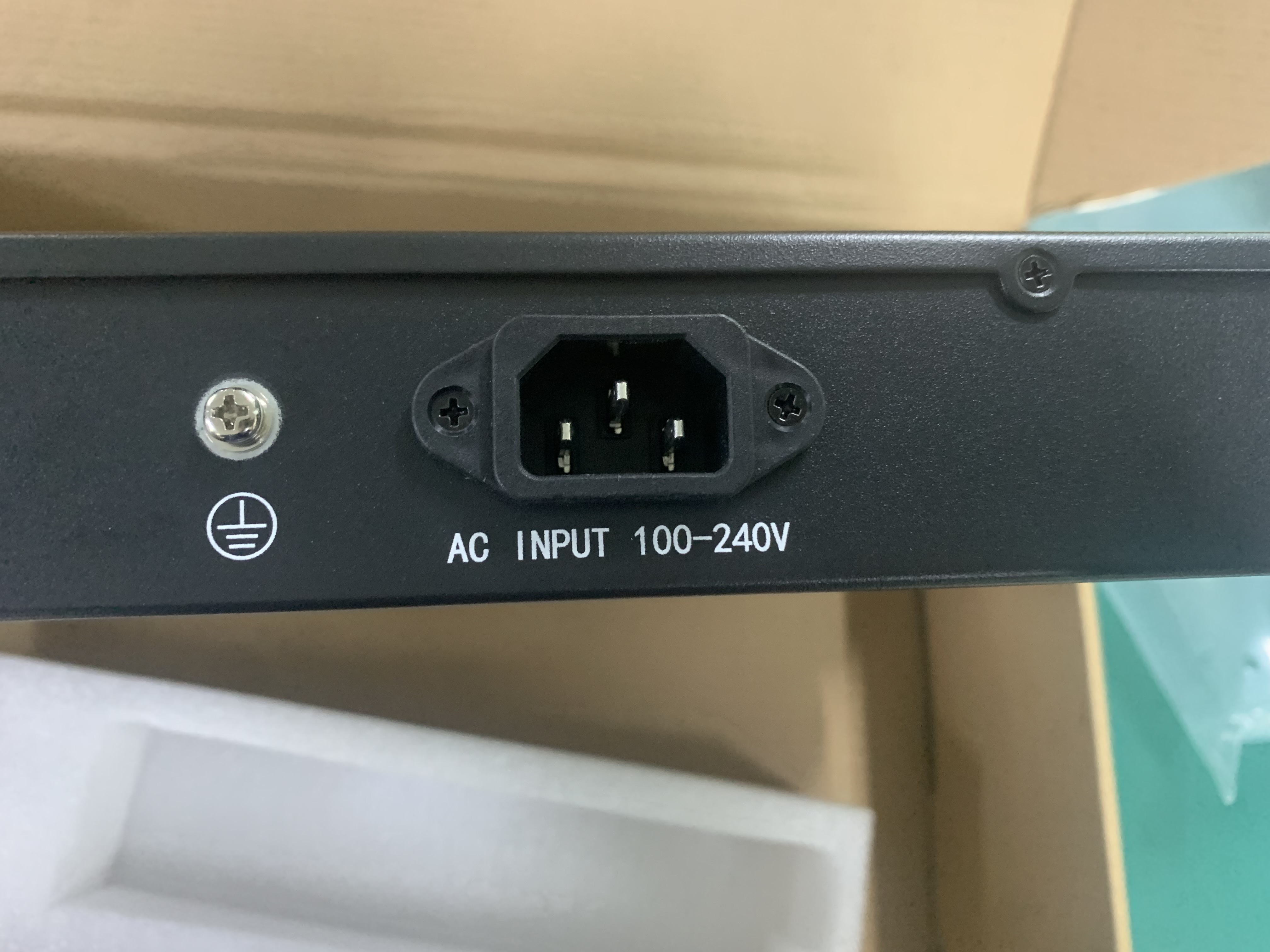 16 портов 2.5G сетевой коммутатор с 10G волоконным бесконтрольным автоматически адаптируемой скоростью