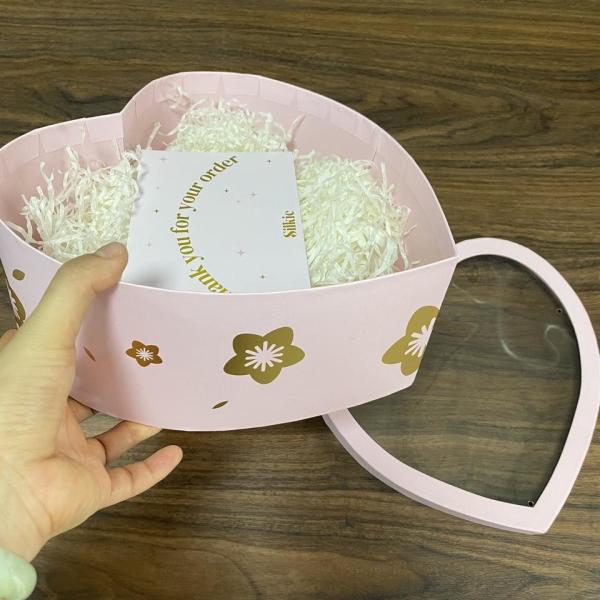 Custom Emballage Big Packaging Carton Pink Heart Shape Gift Paper Boxes With Pvc Clear Window On Lid For Flowers