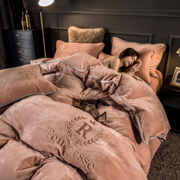 Home Grade Grade A Customized Solid Milk Velvet Embroidery Bonded Four Piece Set