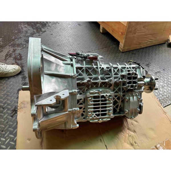 NPR MYY5T Transmission 8981057870 For Isuzu Engine 4HG1 4HF1 Top Shaft 14 Teeth Isuzu Aluminum Gearbox