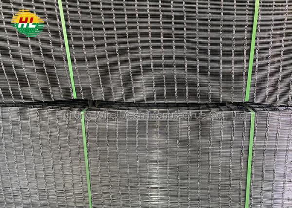 Fermeture de bétail en fil de ferraille soudé 1/4 pouce Fil 50 pouces * 8 pieds 8 pouces * 8 pouces ouvertures de treillis Structure solide Durable