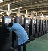 Ресторан/авиапорт/торговый центр обеспечили зарядные станции локера для сотовых телефонов