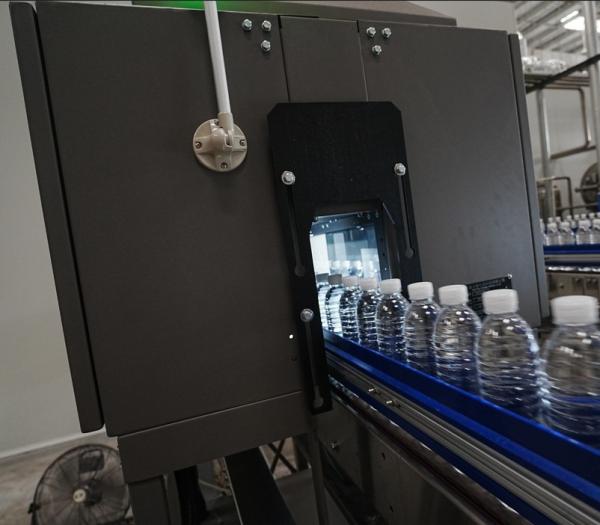 Unité combinée d'inspection de bouteilles pour ligne de production d'eau purifiée en bouteille à 42 000 BPH