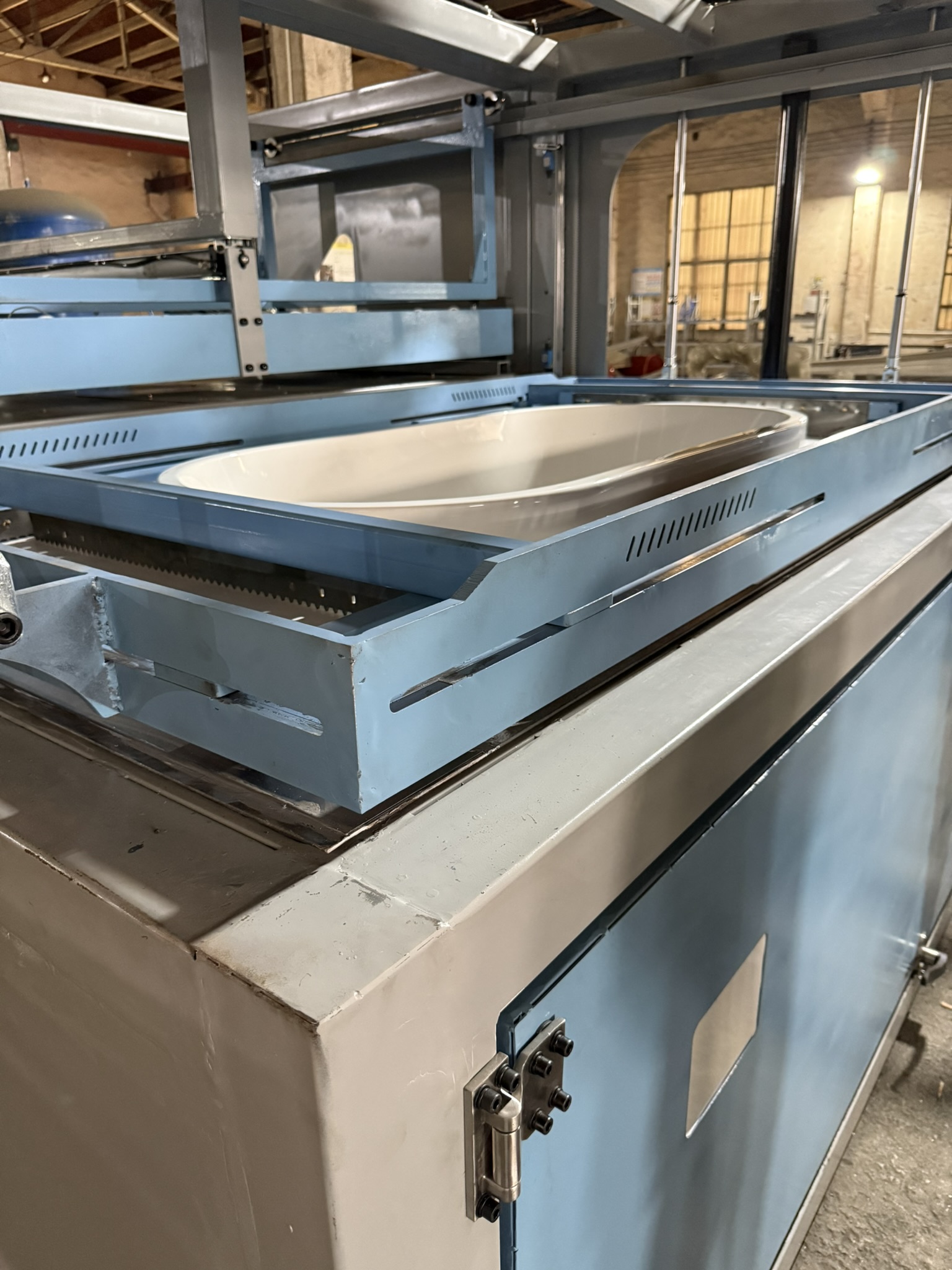 Low Price Thick sheet vacuum forming machine China