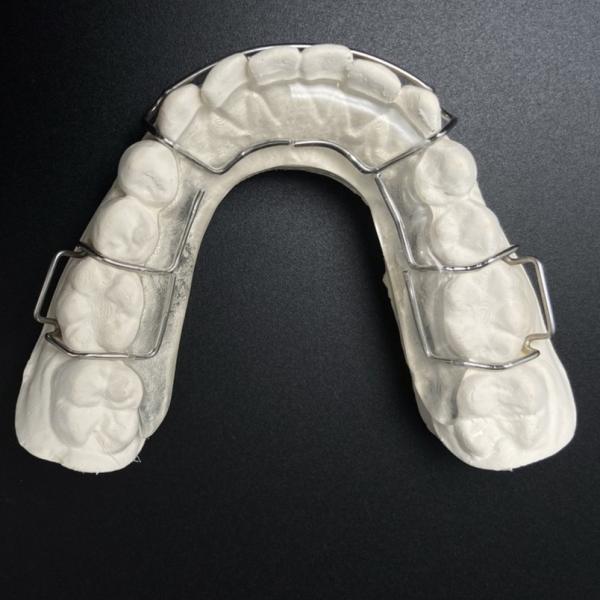 Comfortable Stainless Steel Acrylic Hawley Retainer Effective Orthodontic Solution