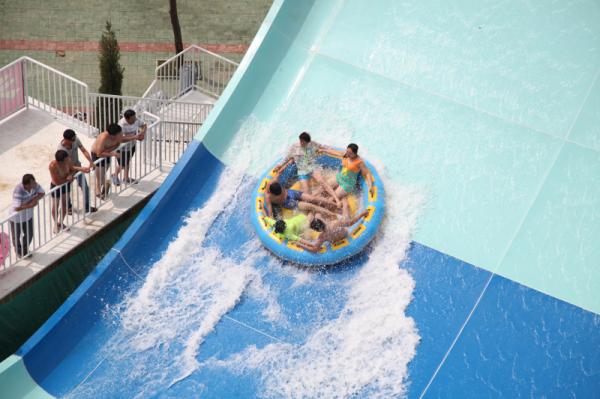Colorful Above Ground Fiberglass Water Slides , Fiberglass Pool Slide for Giant Water Park