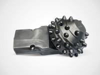 Trois rouleaux coniques pour forage en roche