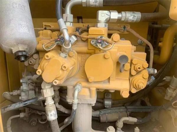 Excavateur de chats d'occasion de haute performance 313D2GC Caterpillar Excavateur de 13 tonnes