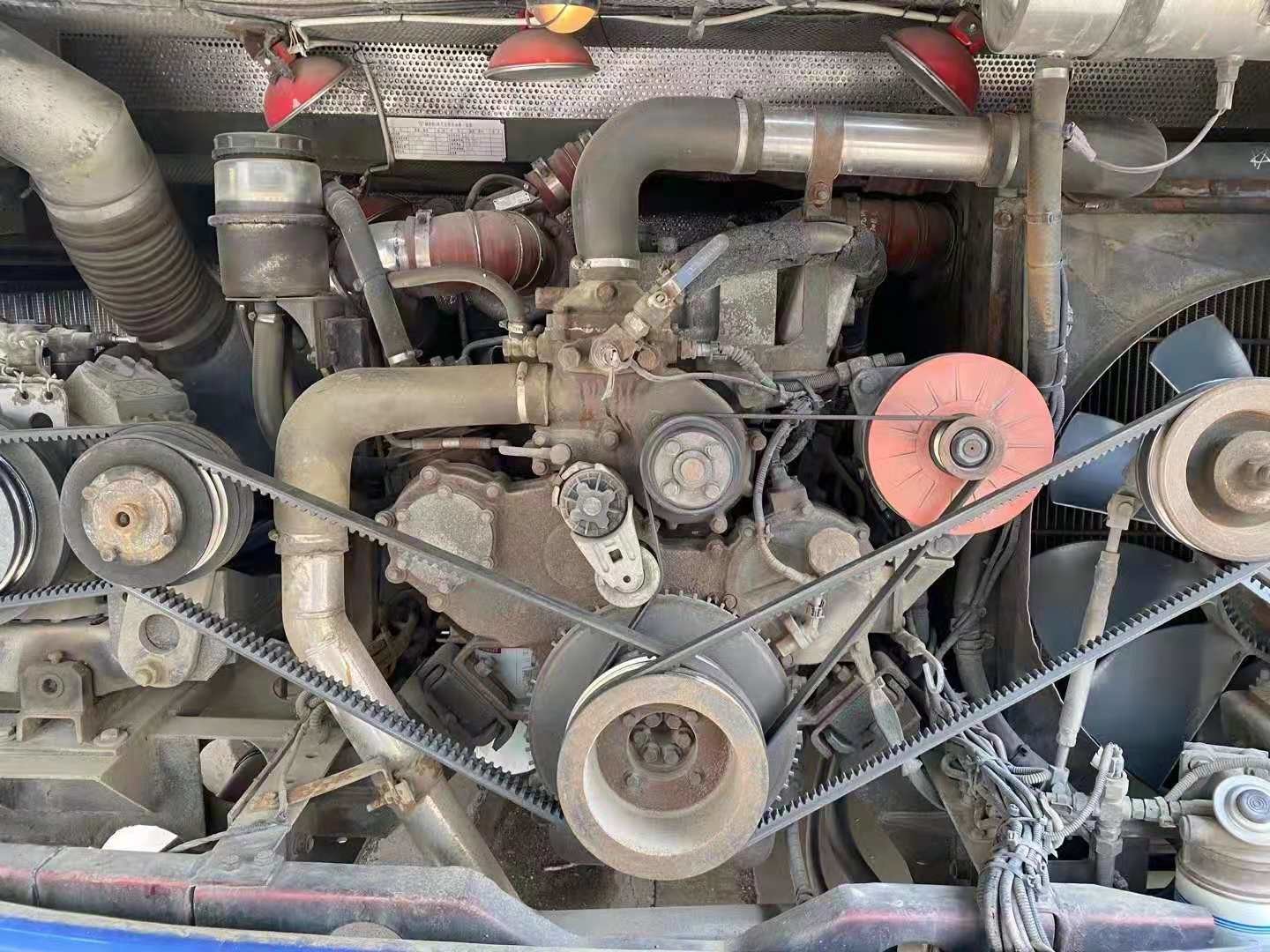 Используемый бренд туристического автобуса использовал автобус 243kw двигателя зада автобуса 51seats Yuchai Foton высококачественный