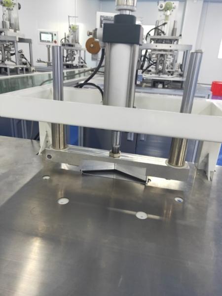 Máscara cirúrgica da cara máquina/KN95 médica conservada em estoque da máscara de Reday 5ply KN95 que faz a máquina