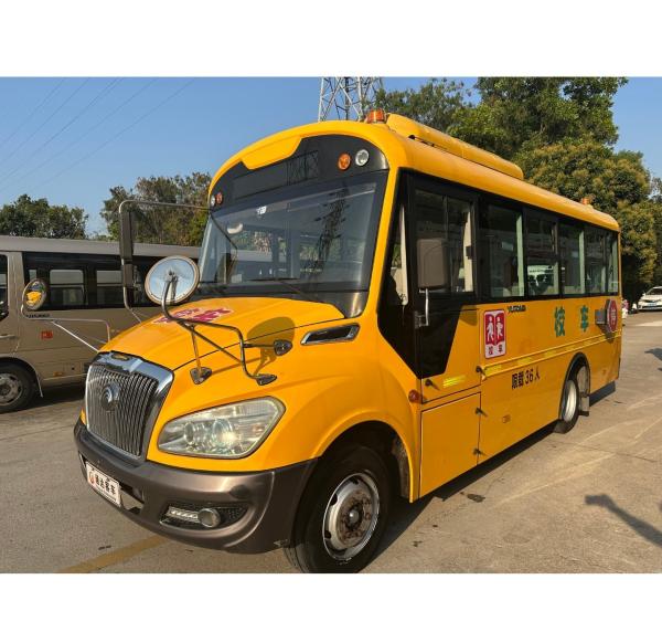 Second-hand 36 Yellow diesel School Bus, National IV Emission Standard, Made in China
