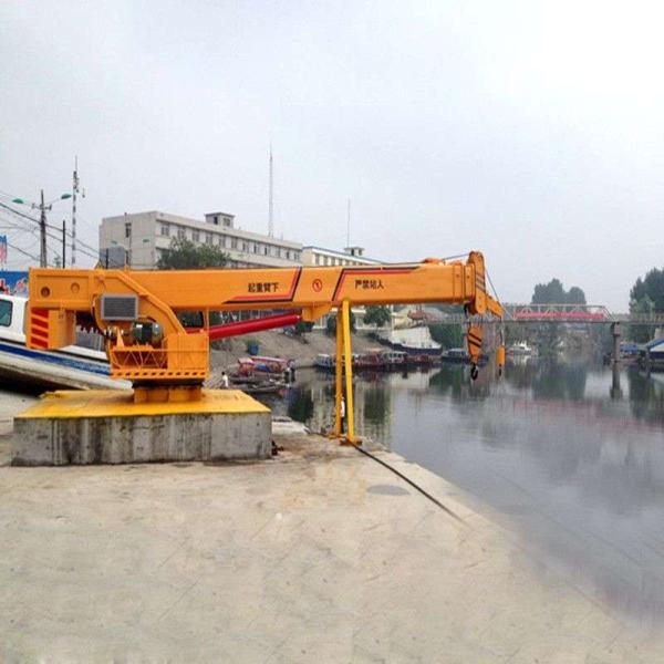 Складной или телескопический мобильный портовый кран для подъема