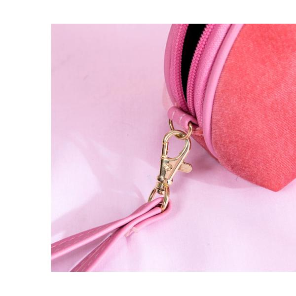 Web celebrity small portable cute girl instagram style super fire goods large capacity plush makeup bags