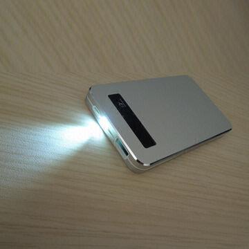 LED light/slim body power bank with actual 8000mAh capacity