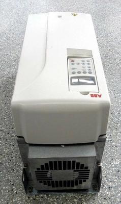 Acs800-u31-0020-5 nuevo original, máximo es 75 kW, Icont.max es 120A, AC Drive NEMA 1, 3-Fase 380-500V, 20 CV.