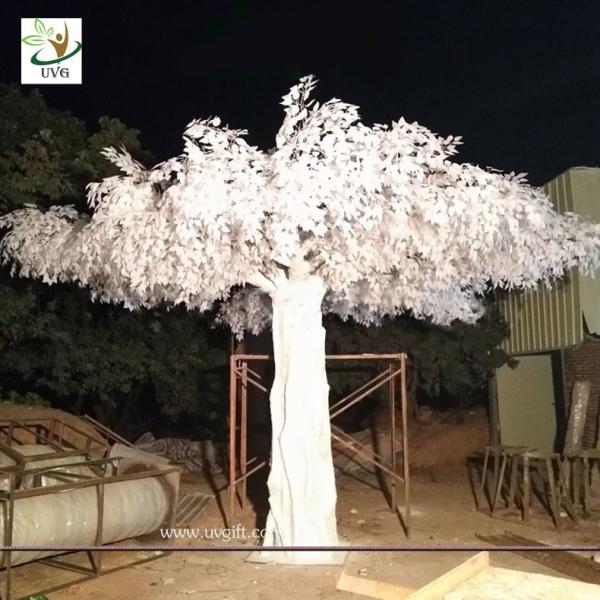 UVG 5.5 metres high huge white silk banyan artificial tree sale for window display GRE064