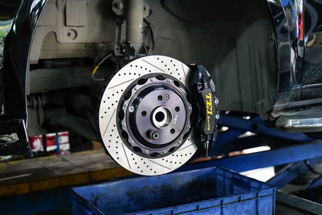 BBK Mercedes Big Brake kit V Class V260 18-дюймовый автомобильный обод Передний 6-поршневой суппорт Тормозной комплект Auto Brake