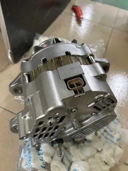 alternador das peças de motor 24V de 6D22 Mitsubishi Fuso 80A para a maquinaria agrícola A4T70087 ME049288 ME152535 90A