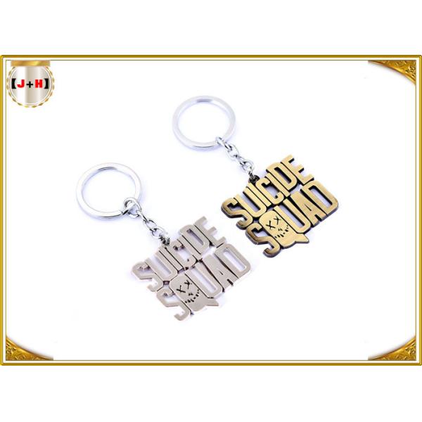 Llaveros minúsculos coloreados latón del metal de la plata de la espada del juego para el material de la aleación del cinc de la promoción