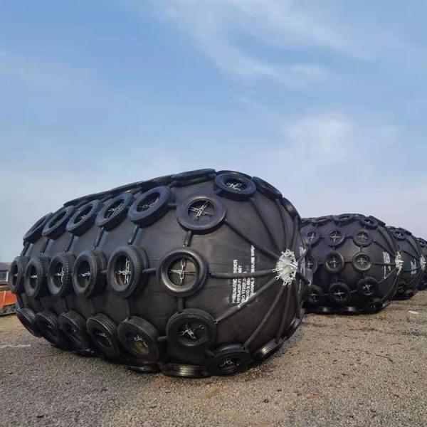 50KPa / 80Kpa ISO 17357 Marine Rubber Fender Yokohama Ship Buoy Fenders