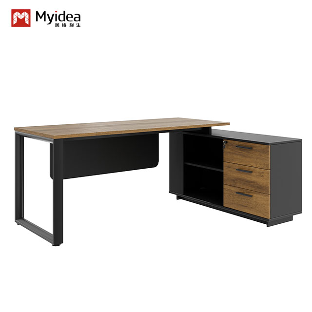 Executive Desk with Thickened Steel Legs and Eco-Friendly Board Top – A Sturdy and Sustainable Statement Piece for Leadership Offices.