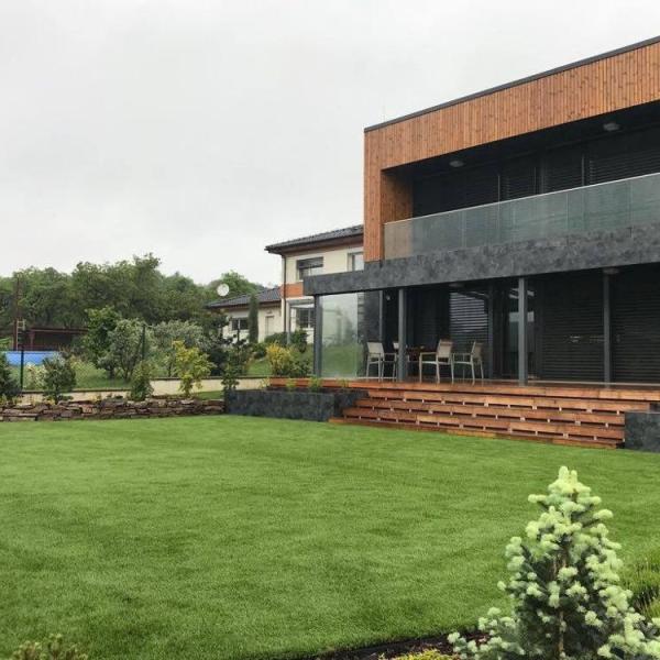 Water Proof Laying Synthetic Grass With Drainage Holes Outside Inside Decoration
