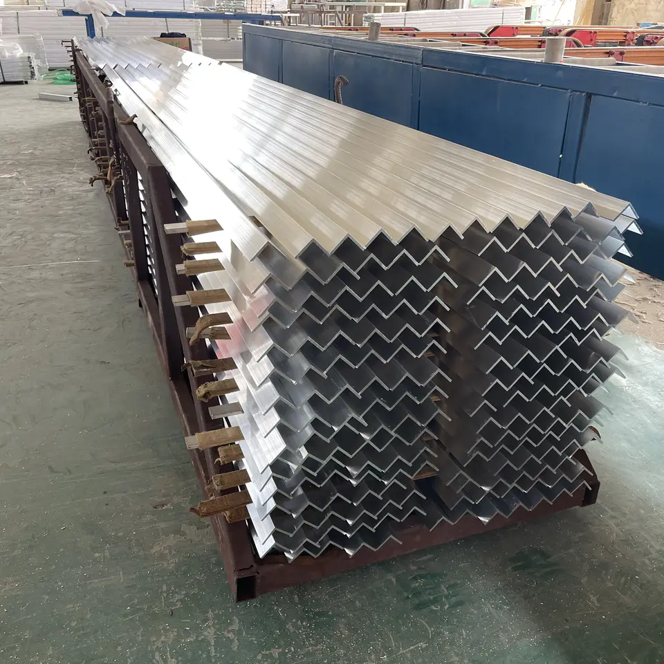 Сторона равного профиля сплава угла 6000 серий алюминиевая 40x40x4mm для конструкции