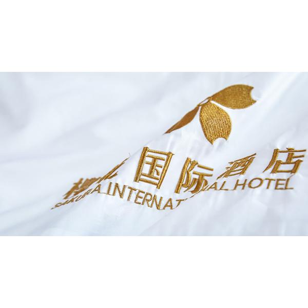 White Custom Hotel Bedding Sets Embroidered Logo Bed Linen Durable For Adult