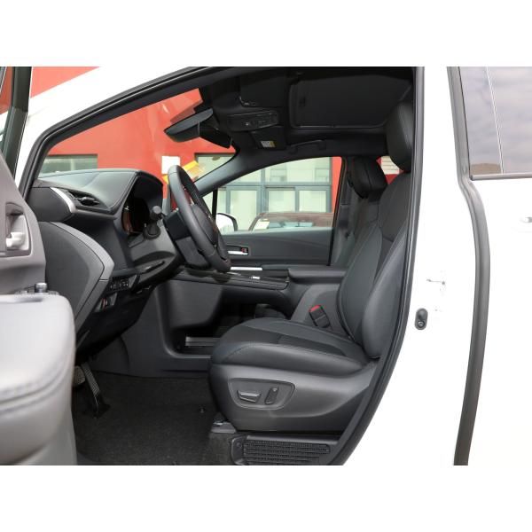 MPV Second-Hand Toyota Sienna with Naturally Aspirated Engine Type and LED Headlights