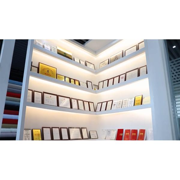 Техника Ткань 95-120GSM Полиэстер Барокко Сатинная ткань для дамских платьев Рубашки Свадьбы