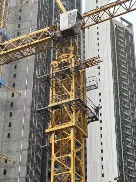 7030-16 Modèle de grue à tour d'occasion avec certification ISO9001 et capacité 16T