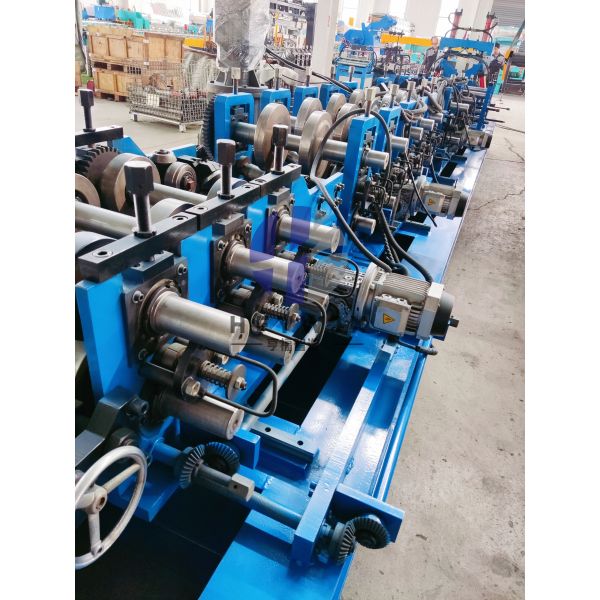 PLC Control C Z Purlin Forming Machine Hydraulic Cutting For Cold Roll Forming