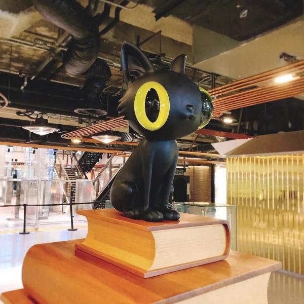 ODM Hand Carved Wooden Cat Statue Sculpture ISO9001 Certificate