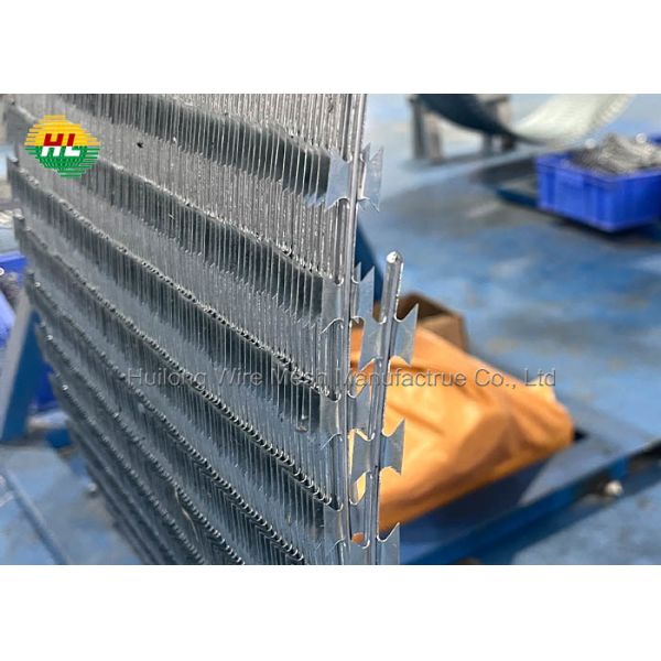 Egoza Hot Dipped Galvanized Steel Commercial Sturdy Fence Steel Iron Wire Concertina Barbed Razor Wire