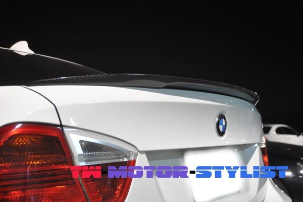 Крыло задего представления BMW E90 E92 E93