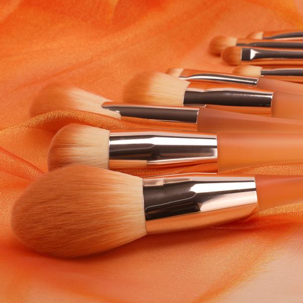 PBT Hair Top Makeup Brush Gift Set With Triangle Shaped Frosted Plastic Handle