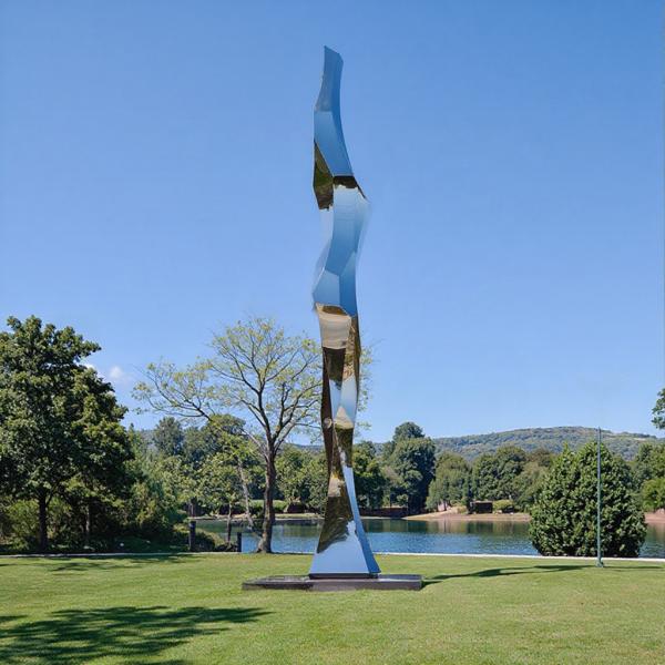 Sculpture d'extérieur géométrique moderne en acier inoxydable poli sur mesure pour jardin