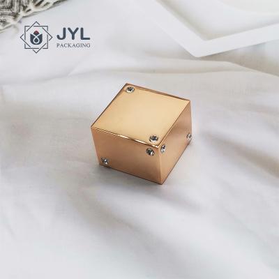 Shinny Aluminum Alloy Perfume Caps Bespoke Desing  With Diamond & Logo