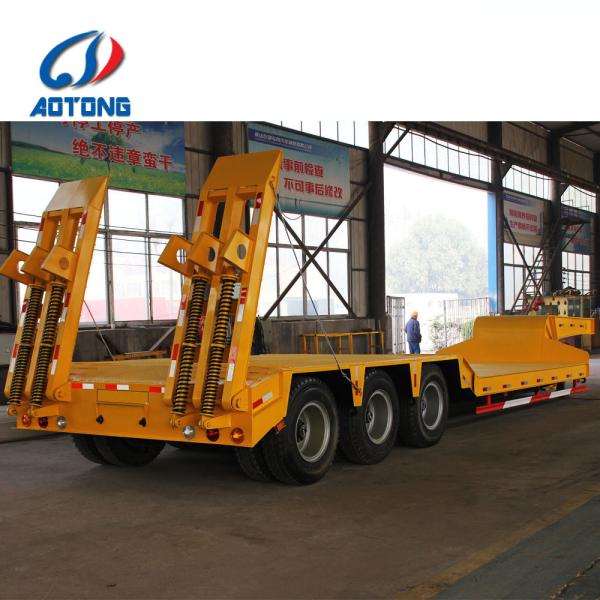 3 Axle Lowbed Truck Low Bed Flatbed Semi Trailer for Transporting Cargo and Excavator