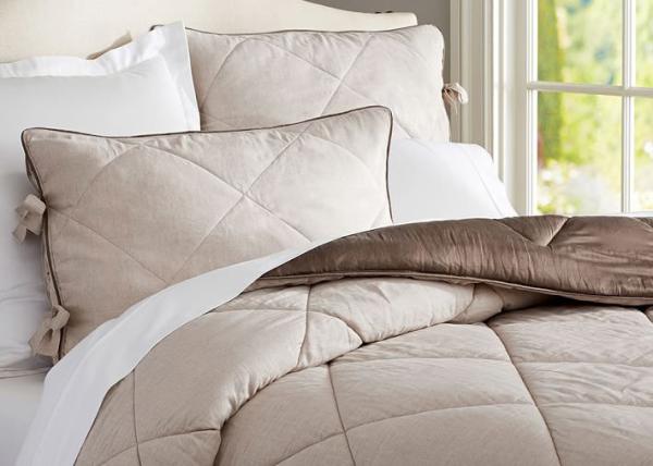 Linen Silk Hotel White Comforter , Non Woven Fabric Grey Down Comforter