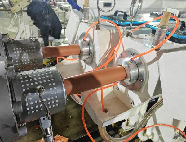 Máquina de fabricação de tubos de condução elétrica dupla de plástico para CPVC UPVC