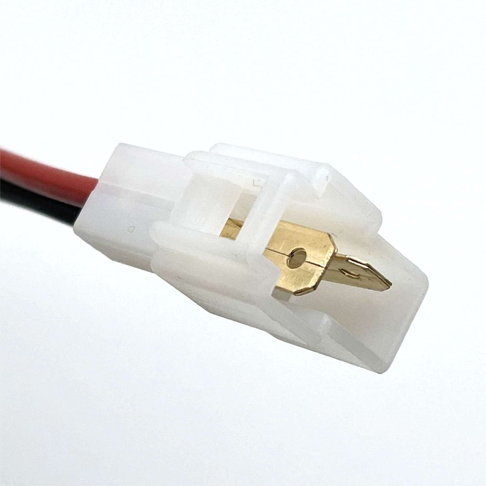 15A Fuse Protection EV Wire Harness with PVC Insulation and Custom Length for Automotive Wiring Assembly