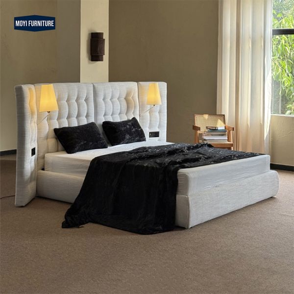 Mail Packing Y King Queen Size Solid Wood Leather Upholstered Bed Frame with Lighting and High Density High Resilience Foam